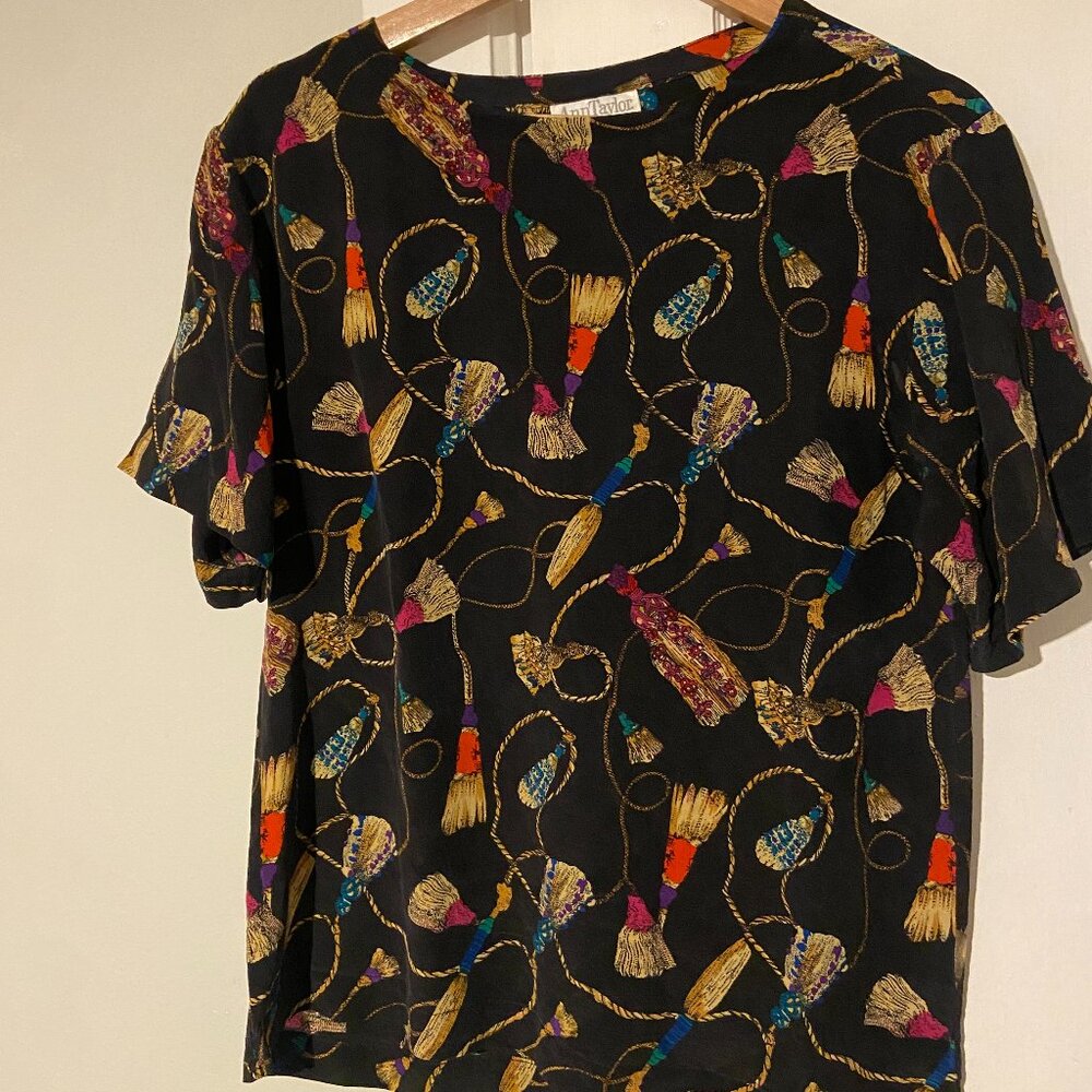 Ann Taylor Black and Red Boxy Round Neck Short Sleeve Blouse